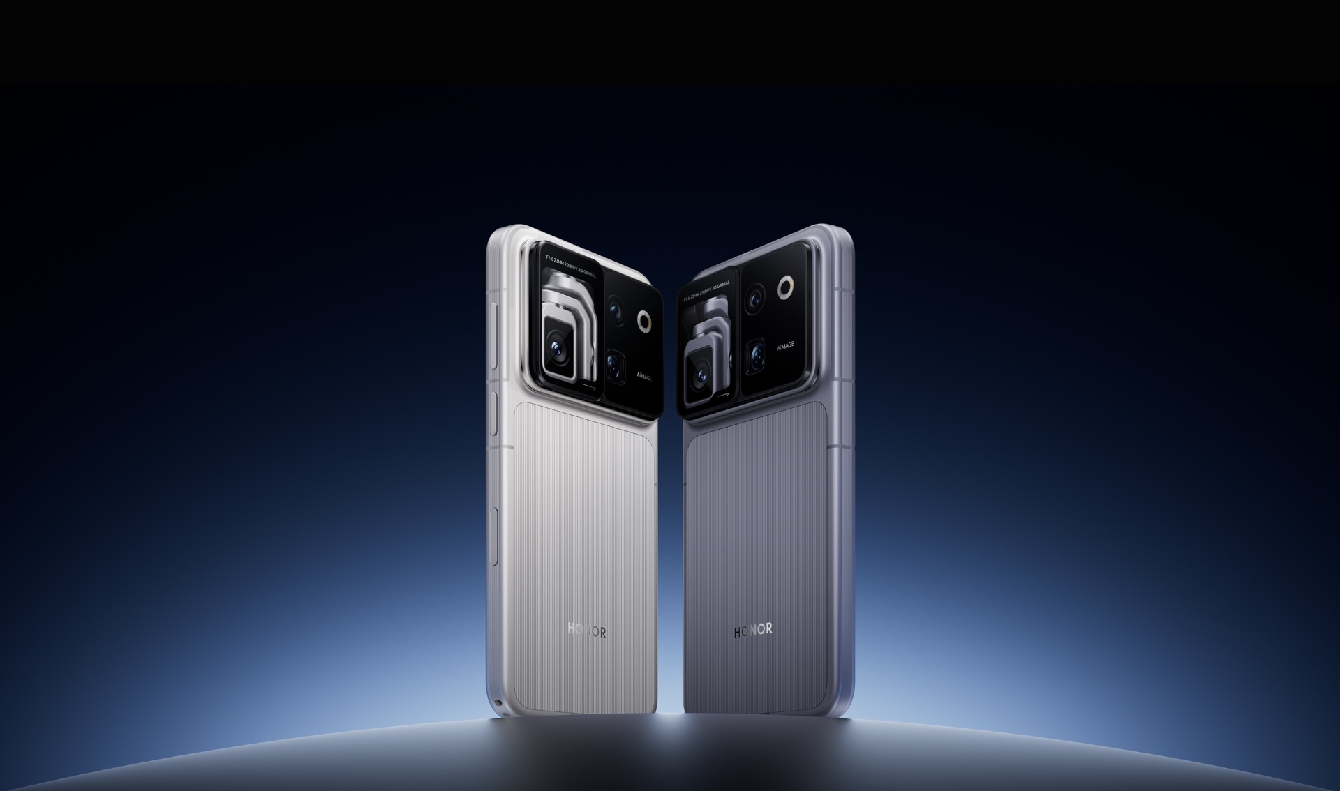 HONOR Robot Phone in argento e grigio, con il dorso rivolto verso l'obiettivo