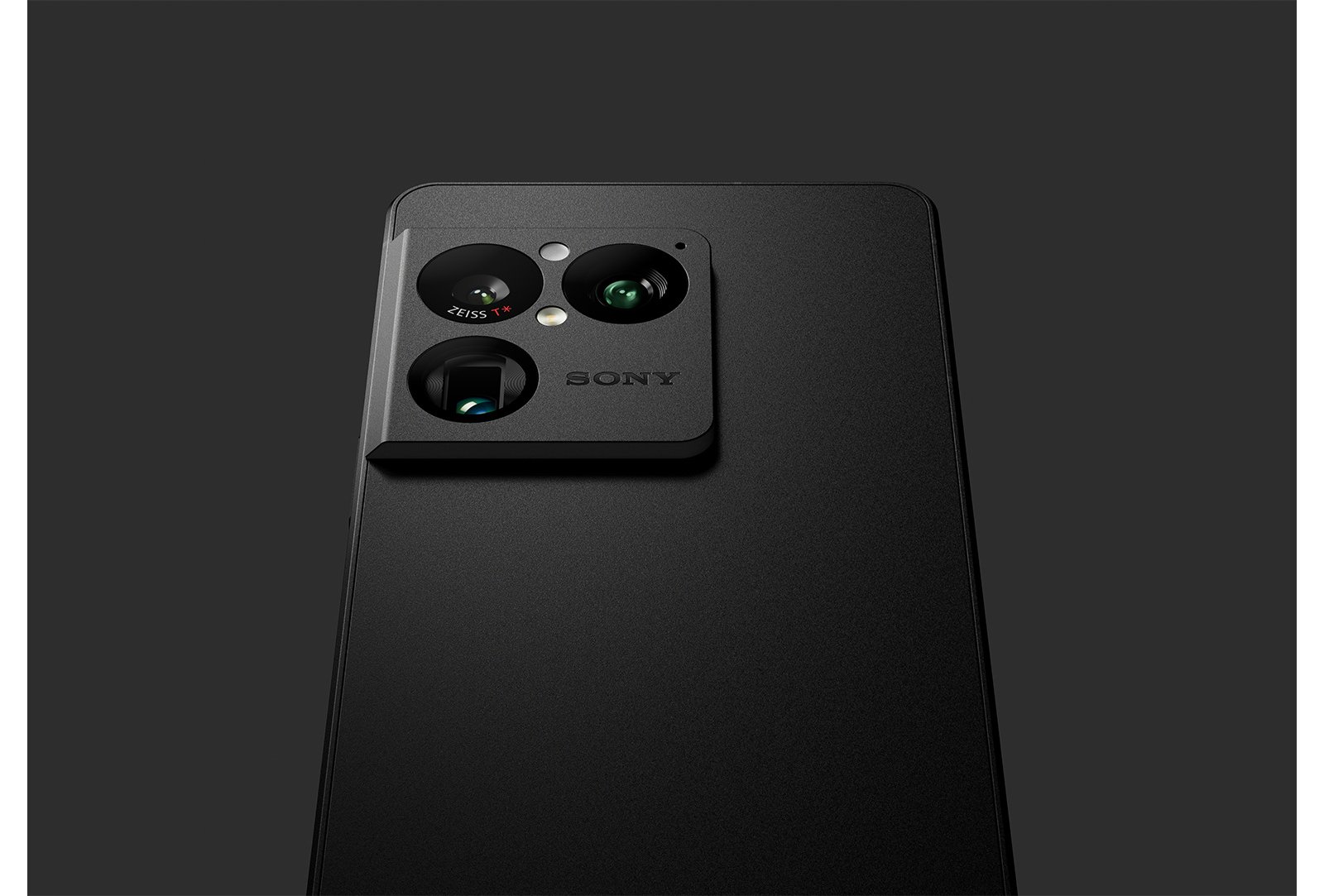 Sony Xperia 1 VIII en Native Gold, con el nuevo diseño ORE y el módulo de cámara